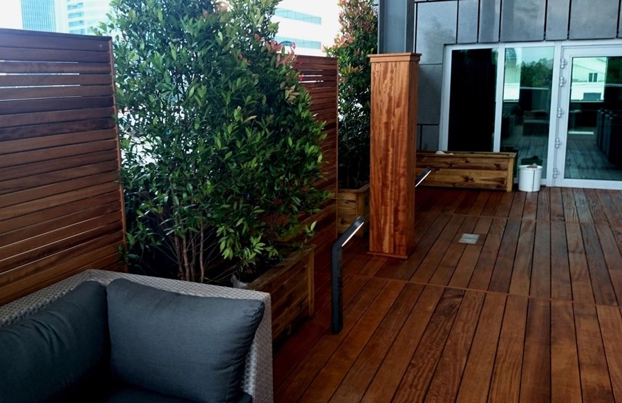 Hardwood Decking | Commercial Decking 